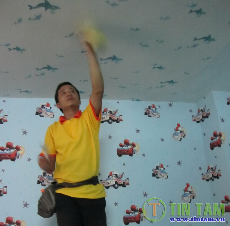 thi công dán trần giấy dán tường