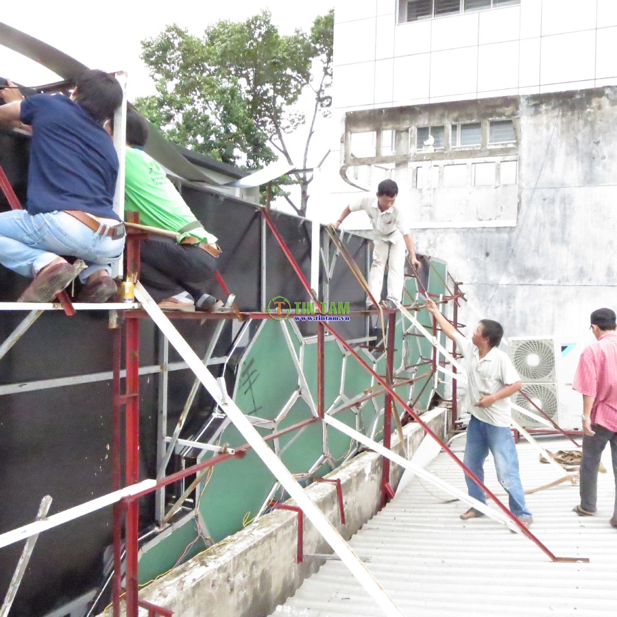 Thi công màn tự động chuyên nghiệp tại tphcm