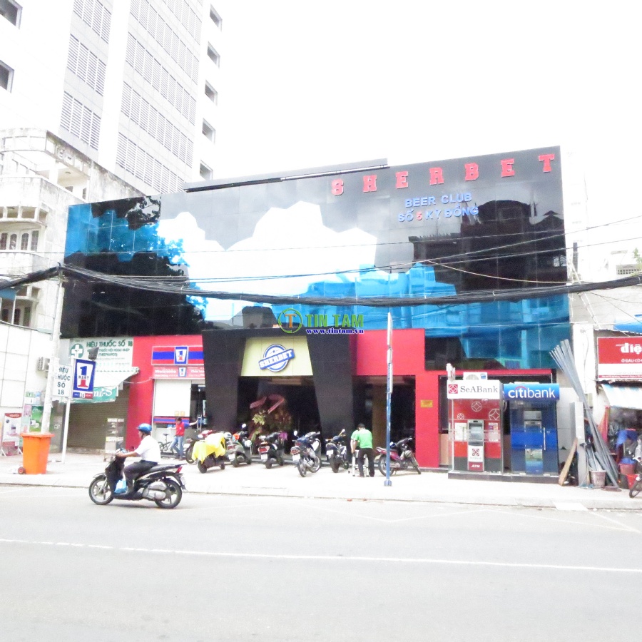 Màn motor tự động ngoài trời tại quận 3